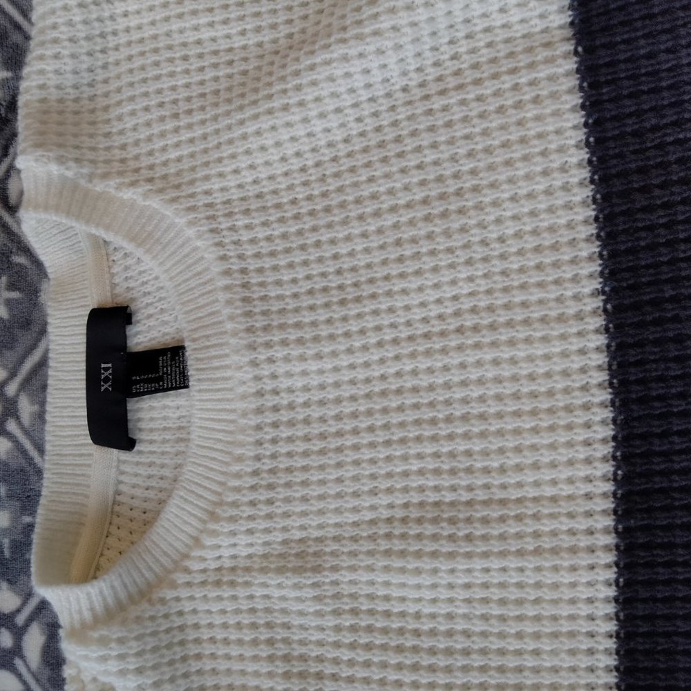 XXI Forever 21 Sweater Boxy Chunky Size S Black Off White Stripe Relaxed Cozy - Picture 12 of 14